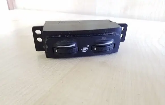 Toyota Avensis T250 Seat heating switch