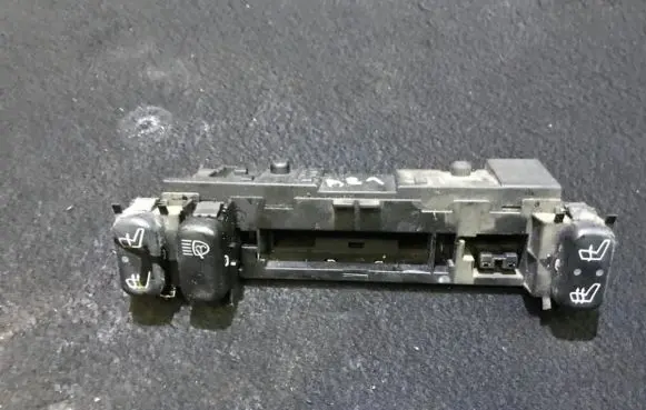 Mercedes-Benz SLK R170 Seat heating switch 2108200151 679305