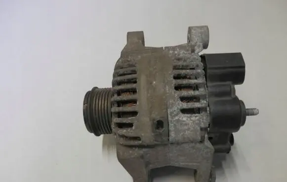 KIA Carens III Generator/alternator 37300252012016V