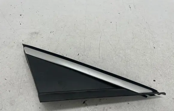 Opel Astra K Fender end trim 39041996