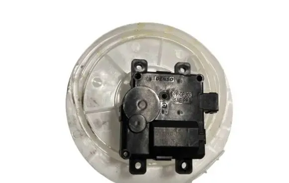 Toyota Yaris XP210 Air flap motor/actuator CZ1138003750