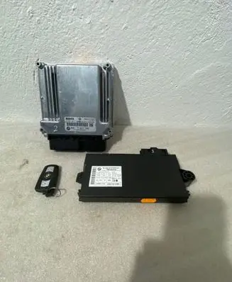 BMW 5 E60 E61 Engine control unit/module 7811151 0281015130 61359147220