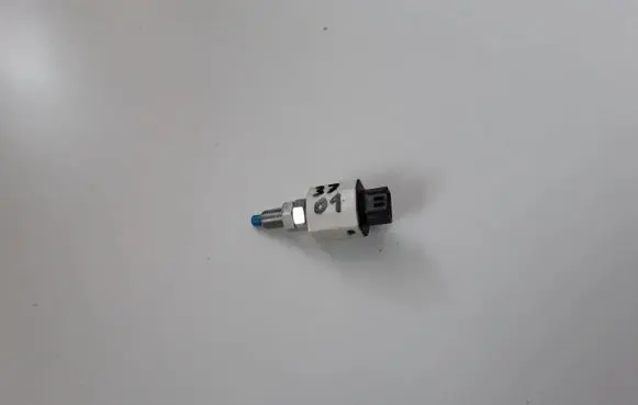 Subaru Forester SK Brake pedal sensor switch 3640X9701230