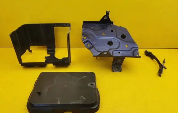 Honda HR-V Battery box tray 31521-T7S 31531-T7S