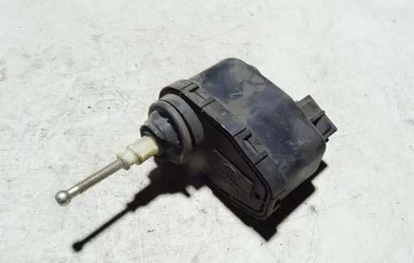 Audi A6 S6 C4 4A Headlight level adjustment motor 00437545