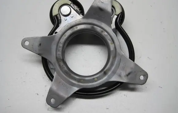 Volvo V60 Generator/alternator belt tensioner 32402903