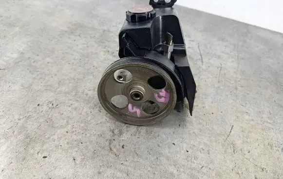Peugeot 206 Power steering pump 9662127480