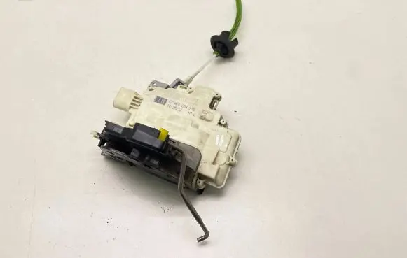 Audi A3 S3 A3 Sportback 8P Rear door lock 4F0839015