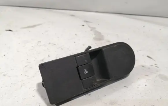 Opel Zafira B Electric window control switch 13228709