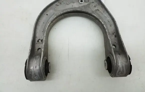 Mercedes-Benz CLS C219 Front lower control arm/wishbone A2113300138