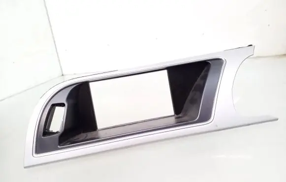 Audi A5 Sportback 8TA Radio/GPS head unit trim 8T2857185H
