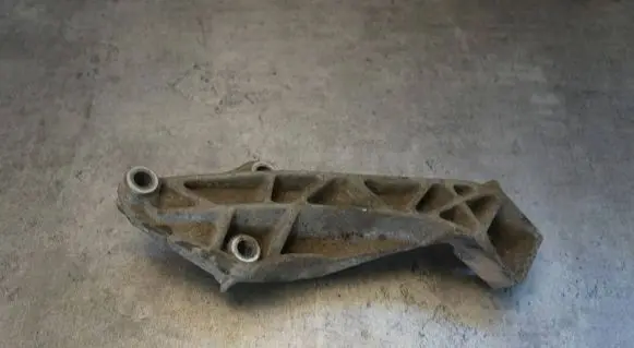 Peugeot Partner Gearbox mounting bracket