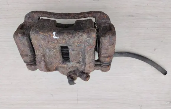 KIA Carnival Rear brake caliper 582104D200