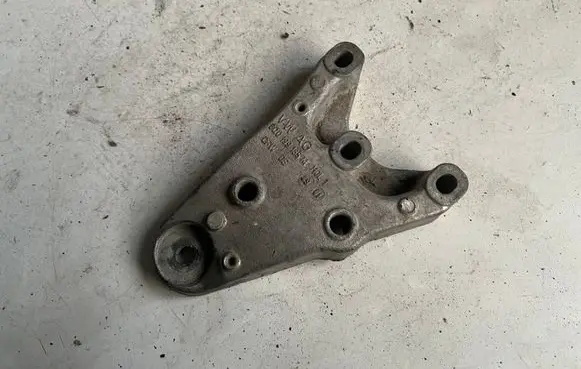 Volkswagen Fox Engine mounting bracket 6Q0199185M