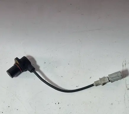 Volkswagen Jetta V Crankshaft position sensor 0261210 37531