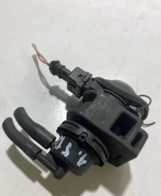 Nissan Juke I F15 Turbo solenoid valve 8200661049