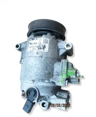 Volkswagen Golf VI Air conditioning (A/C) compressor (pump) 5N0820803A 01140562 04141225521