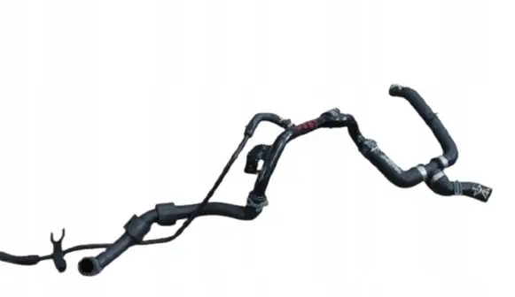 Volkswagen PASSAT B8 Engine coolant pipe/hose 3Q0121070M