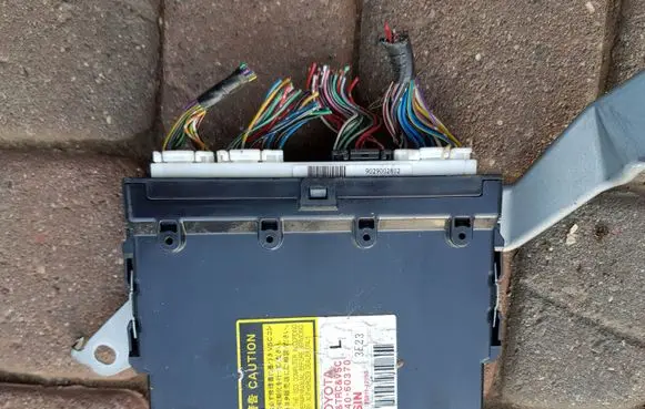 Toyota Land Cruiser (J120) ABS control unit/module 8954060370