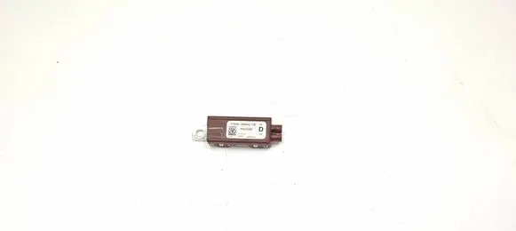 Jaguar XE Aerial antenna amplifier FW9318K942CB 20160512 28388498