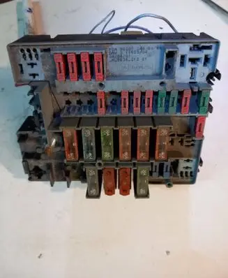 Peugeot 406 Fuse box set 9628094480 5635212 31155904