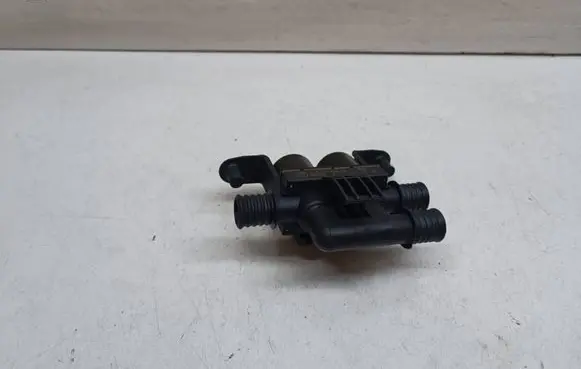 BMW 5 E60 E61 Coolant heater control valve 6931708 64116931708