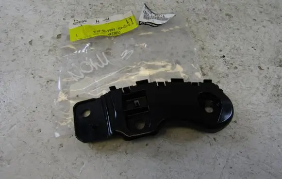 Mazda CX-5 II Front bumper mounting bracket KB8A500T1