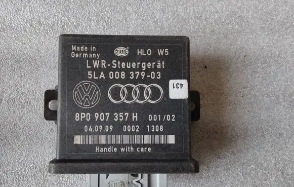 Audi Q7 4M Light module LCM 8P0907357H 5LA00837903