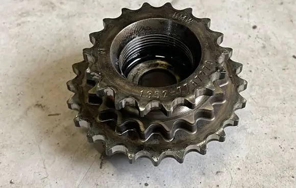 BMW 5 E60 E61 Fuel pump gear (pulley) 7787279