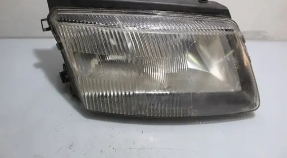 Volkswagen PASSAT B5 Headlight/headlamp