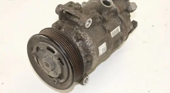 Volkswagen Golf VII Air conditioning (A/C) compressor (pump) 5Q0820803