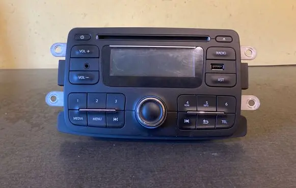 Dacia Dokker Radio/CD/DVD/GPS head unit 281150954R 3233000030
