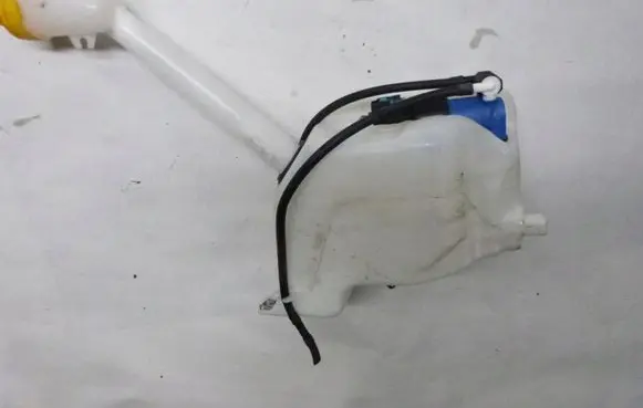Smart ForFour II W453 Windshield washer fluid reservoir/tank