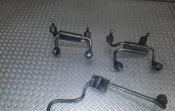Land Rover Freelander Fuel injector supply line/pipe 