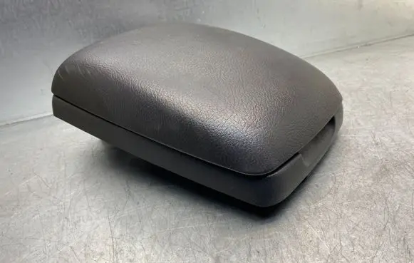KIA Sorento Armrest