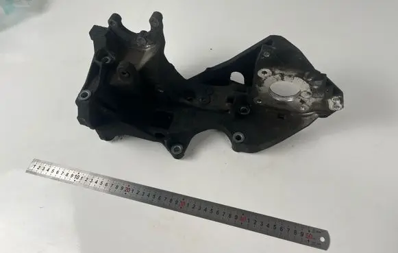 Audi Q5 SQ5 Generator/alternator bracket 03L903143H