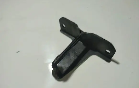 Subaru Forester SH Front door lock loop/hook striker 
