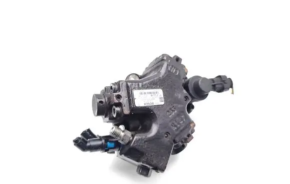 Opel Corsa D Fuel injection high pressure pump 55572537 0445010204