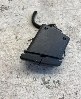BMW X3 E83 Hazard light switch 6131691950604