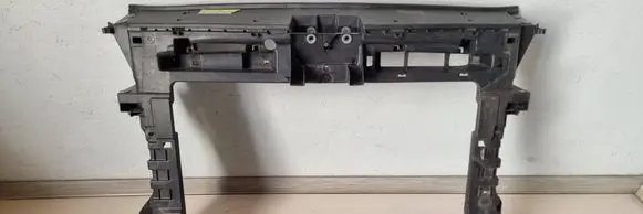 Volkswagen Touran II Radiator support slam panel