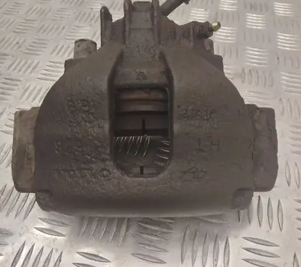 Volvo V70 Front brake caliper 9209724