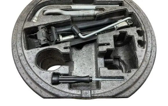 Volkswagen Golf VI Tool box 1K0012115C 1T0805615 1K0011031C