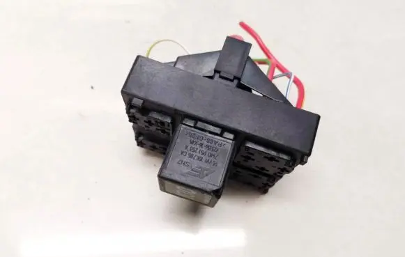 Volkswagen PASSAT B6 Fuse box set 1k0937507
