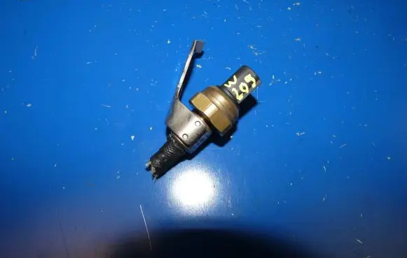 Mercedes-Benz C W205 Fuel pressure sensor A6510703981 110703981004