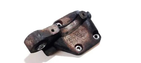 Volvo XC60 Engine mounting bracket 30787842
