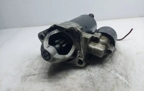 Volkswagen PASSAT B5 Starter motor 0001107068 058911023B
