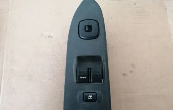 Mazda 626 Electric window control switch