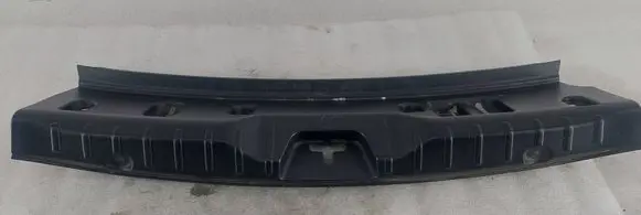 Trunk/boot sill cover protection