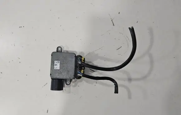 Jeep Cherokee Coolant fan relay 4993003621 499300-3621