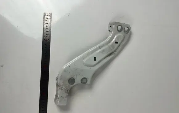 Citroen Berlingo Fender mounting bracket 